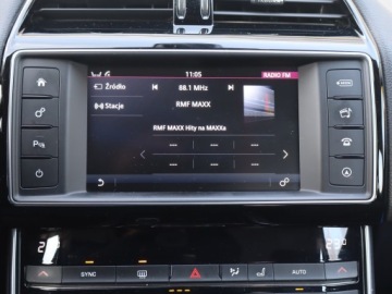 Jaguar XE Sedan 2.0 i4 180KM 2016 Jaguar XE 20d, Salon Polska, Serwis ASO, 177 KM, zdjęcie 16