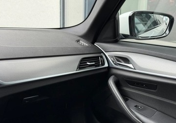 BMW Seria 5 G30-G31 Touring 520d 190KM 2019 BMW Seria 5 520d M Pakiet 190KM Keyless Display Key HeadUp 2.0 Diesel 190KM, zdjęcie 19
