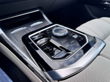 BMW Seria 7 G70 Sedan Plug-In 3.0 M60e 571KM 2023 BMW M760 Gwarancja 01.29. FV 23%. Pełne wyposaż., zdjęcie 34