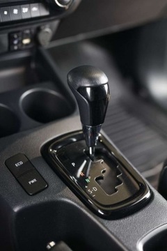 Toyota Hilux VIII Podwójna kabina Facelifting 2.8 D-4D 204KM 2023 Toyota Hilux 2.8 D-4D Double Cab Invincible 4x4 aut 2.8 Diesel 204KM, zdjęcie 18