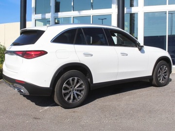 Mercedes GLC C254/X254 Coupe 2.0 200 204KM 2025 MERCEDES-BENZ GLC 200 4-Matic Avantgarde 2.0 (204KM) 2025, zdjęcie 2