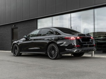 Mercedes Klasa E W214 Sedan 2.0 220d 197KM 2025 E Klasa 220 d 4-Matic AMG 2.0 197KM 2025, zdjęcie 2