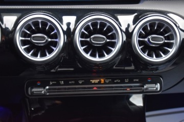 Mercedes CLA C118/X118 Shooting Brake 2.0 200d 150KM 2022 Mercedes-Benz CLA Pol-SkoraGrzaneFotele NaviKamera Asystenty Full-Led, zdjęcie 19