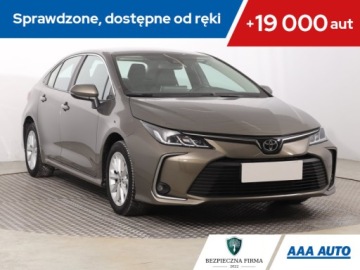 Toyota Corolla XII Sedan 1.5 VVT-i 125KM 2022 Toyota Corolla 1.5 VVT-i, Salon Polska
