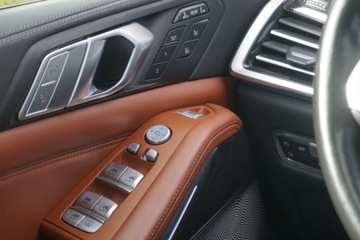 BMW X7 SUV 3.0 40d 340KM 2022 BMW X7 xDrive40d, 3.0 340KM, 7os, panorama, kamera360, klima 5stref. FV23, zdjęcie 4