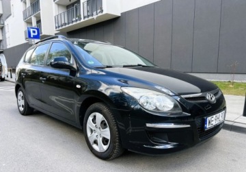 Hyundai i30 I CW 1.4 DIHC CVVT 109KM 2009 Hyundai i30 klima Isofix Relingi Warszawa 1.4 Benzyna 109KM