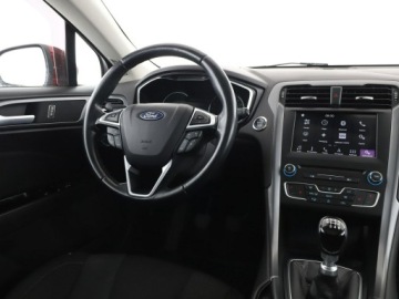 Ford Mondeo V Kombi 2.0 TDCi 150KM 2018 Ford Mondeo Historia serwisowa panorama Navi, zdjęcie 15