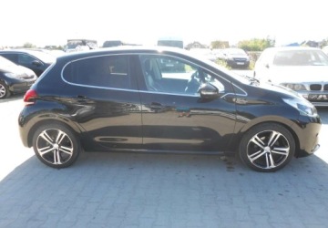 Peugeot 208 I Hatchback 5d Facelifting 1.2 PureTech 110KM 2018 Peugeot 208 Peugeot 208 I 1.2 benzyna 110 KM GT-Line 1.2 Benzyna 110KM, zdjęcie 6