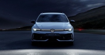 Volkswagen Golf VIII R Facelifting 2.0 TSI 333KM 2026 Volkswagen Golf Black Style, kamery 360, Easy Open - od reki 2.0 Benzyna, zdjęcie 12