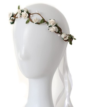 Нежный бело-зеленый натуральный венок для причастия