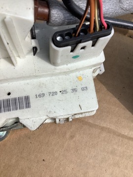 MERCEDES ML W164 05-11 ZÁMEK DVEŘE LEVÝ PŘEDNÍ