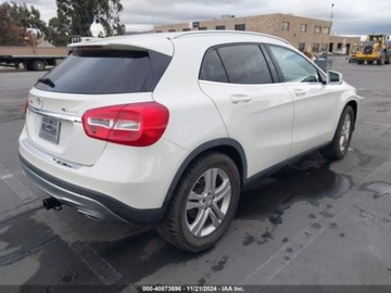 Mercedes GLA I 2017 Mercedes-Benz GLA 2017 Mercedes-Benz GLA GLA 250 4MATIC SUV 2.0 Benzyna, zdjęcie 3