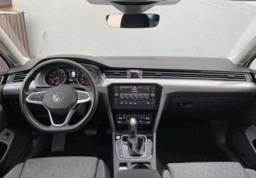 Volkswagen Passat B8 Variant Facelifting 2.0 TSI 190KM 2022 Volkswagen Passat 2.0TSI 190KM DSG Business salon Polska 1wl serwis grzana, zdjęcie 12