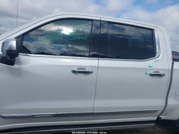 Chevrolet Silverado II 2024 Chevrolet Silverado 1500 Short Bed High Country 2024 6.2l 6.2 Benzyna 420KM, zdjęcie 2