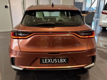 Lexus LBX 1.5 Hybrid 136KM 2025 Od ręki - Elegant 1.5 Hybrid 136KM | Aktywny tempomat!, zdjęcie 4