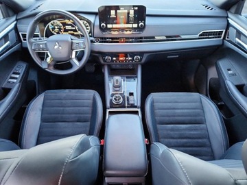 Mitsubishi Outlander III 2024 Mitsubishi Outlander Se 2024 2.5 Benzyna 181KM, zdjęcie 8