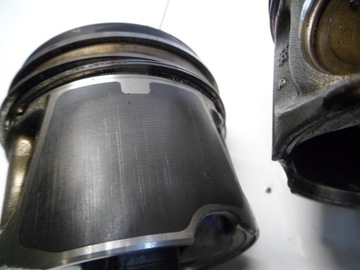 RENAULT MASTER III 2.3DCI TŁOK Z KORBOWODEM