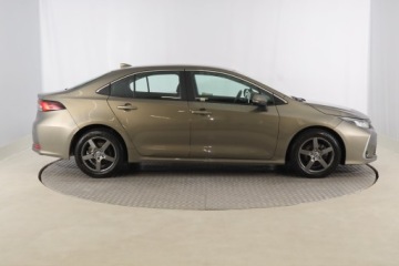 Toyota Corolla XII Sedan 1.8 Hybrid 122KM 2022 Toyota Corolla 1.8 Hybrid, Salon Polska, zdjęcie 5