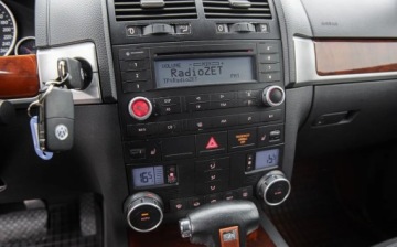 Volkswagen Touareg I 3.2 i V6 24V 220KM 2003 Volkswagen Touareg 3.2 V6 220KM Automat Skora Climatron Full Serwis ASO, zdjęcie 17