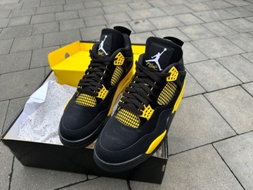 Sneakersy Air Jordan Retro 4 Thunder Czarny 44