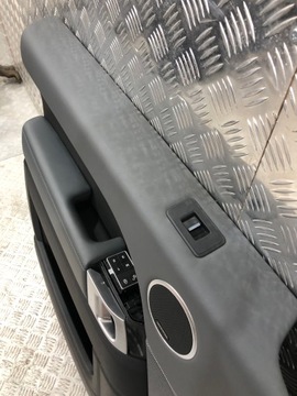 ОБИВКА БОКОВОЙ ДВЕРИ ЛЕВАЯ ПЕРЕДНЯЯ RANGE ROVER SPORT L494 Autobiography