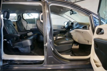 Chrysler Pacifica II 3.6 V6 291KM 2018 Chrysler Pacifica 3.6L V6 291KM StowN Go Kamera MenuPL Keyless BlindSpot, zdjęcie 8