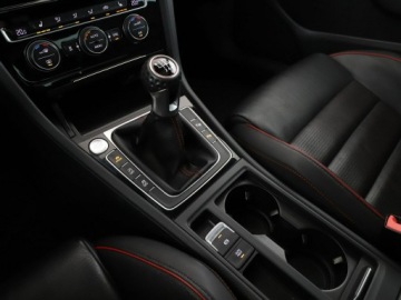 Volkswagen Golf VII GTI 3d Facelifting 2.0 TSI 245KM 2019 Volkswagen Golf full LED skóra el. sterowane, zdjęcie 32