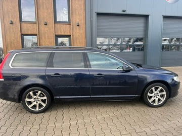 Volvo V70 III Kombi Facelifting 2.0 D2 DRIVE-E 120KM 2015 Volvo V70 2.0 D2 Xenony Podgrzewane fotele Hak, zdjęcie 4