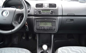 Skoda Fabia II Hatchback 1.4 i 16V 85KM 2008 Skoda Fabia bezwypadkowa - Climatronic - auto zarejstrowane 1.4 Benzyna, zdjęcie 24