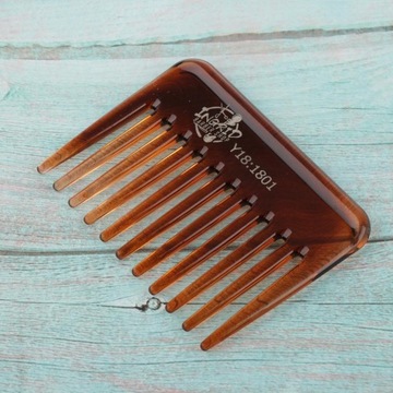 Профессиональная мужская расческа для распутывания волос.