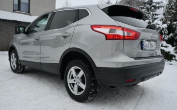 Nissan Qashqai II Crossover 1.2 DIG-T 115KM 2016 Nissan Qashqai 1.2 DIG-T N-Vision Xtronic Kamera 360 Nawigacja 1.2 Benzyna, zdjęcie 4