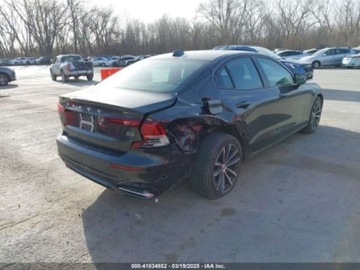 Volvo S60 III 2022 Volvo S60 2022 VOLVO S60 B5 INSCRIPTIONB5 MOMENTUM 2.0 Benzyna 247KM, zdjęcie 4