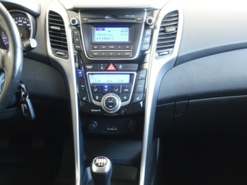 Hyundai i30 II Hatchback 5d 1.4 MPI 100KM 2012 Hyundai i30 1.4 Ben./Pół, zdjęcie 23