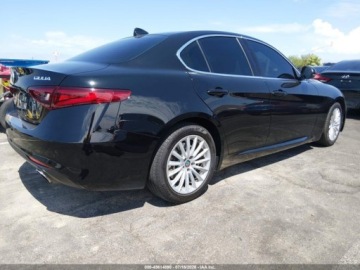 Alfa Romeo Giulia II Sedan Facelifting 2.0 Turbo 280KM 2021 Alfa Romeo Giulia Rwd 2021 2.0 Benzyna 280KM, zdjęcie 4