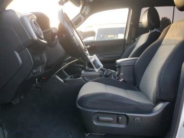 Toyota Tacoma II 2022 Toyota Tacoma Duble cab, V6, od ubezpieczalni 3.5 Benzyna 278KM, zdjęcie 6