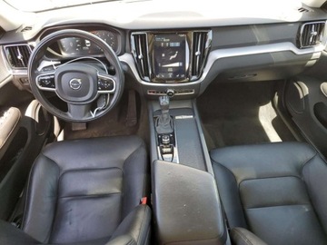 Volvo S60 III Sedan 2.0 T5 250KM 2020 Volvo S60 T5 Momentum 2020 2.0l 2.0 Benzyna 250KM, zdjęcie 8