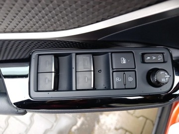 Toyota C-HR I Crossover Facelifting 2.0 Hybrid Dynamic Force 184KM 2019 Toyota C-HR 2.0 Hybrid Premiere Edition Toyota C-H, zdjęcie 25