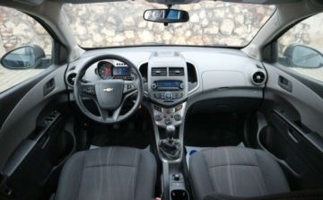 Chevrolet Aveo T300 Hatchback 5d 1.2 86KM 2011 Chevrolet Aveo Chevrolet Aveo II (T300) 1,2- 86 KM Tempomat Multifunkcja B, zdjęcie 2
