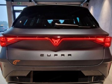 Cupra Leon II Sportstourer Facelifting 2.0 TSI 204KM 2025 CUPRA Leon 2.0 TSI 4Drive DSG Combi 204KM 2025, zdjęcie 2