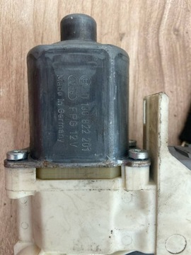 MOTOR REGULACE OKNO DVEŘE PŘEDNÍCH PEUGEOT 407 2007 0130822201
