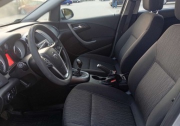 Opel Astra J Sports Tourer Facelifting 1.7 CDTI ECOTEC 130KM 2013 Opel Astra Zarejestrowany - ubezpieczony - 1,7 - 130 KM 1.7 Diesel 130KM, zdjęcie 17