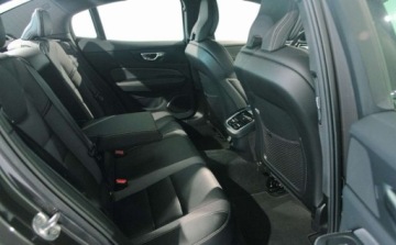 Volvo S60 III 2023 Volvo S60 Volvo S60 B5 B AWD Ultimate Dark 2.0 Hybryda 250KM, zdjęcie 15