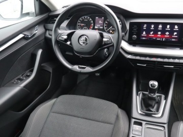 Skoda Octavia IV Kombi 2.0 TDI 115KM 2022 Skoda Octavia 2.0 TDI, Salon Polska, zdjęcie 6