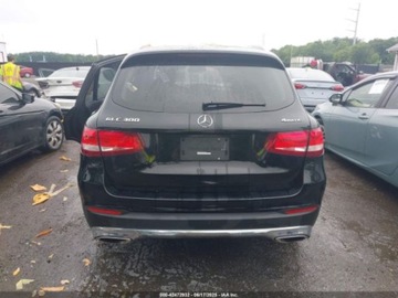 Mercedes GLC C253 2017 Mercedes-Benz GLC 300 4Matic 2017 2.0l 2.0 Benzyna 241KM, zdjęcie 4