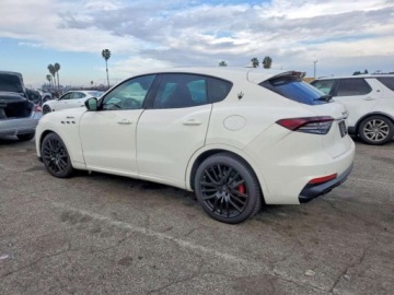Maserati Levante 2023 Maserati Levante Modena, 2023r., 4x4, 3.0L 3.0 Benzyna 424KM, zdjęcie 3
