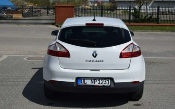 Renault Megane III Hatchback Facelifting 2013 1.6 16V 110KM 2015 Renault Megane 1.6 MPI Klima Navi 65 TYS KM Oryginal Lakier Sprowadzony, zdjęcie 10