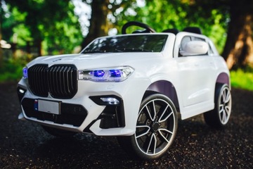 Duży SUV X8 SPORT napęd 4x4 skóra LED Pilot Apka LAKIEROWANY