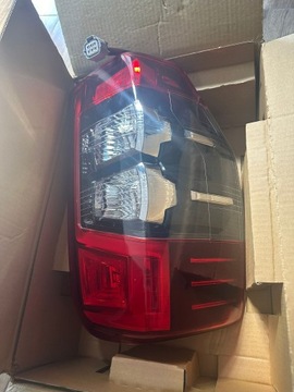 NOWA LAMPA ZAMIENNIK MITSUBISHI L200