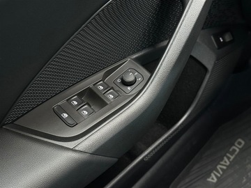 Skoda Octavia IV Liftback 1.5 TSI EVO 150KM 2024 Skoda Octavia 1.5TSI 150KM Style DSG l Pakiet Dyna, zdjęcie 16