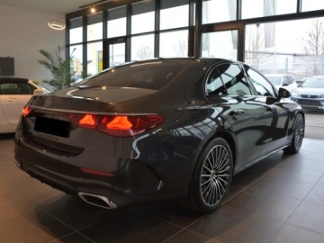 Mercedes Klasa E W214 Sedan 2.0 200 204KM 2025 E Klasa 200 4-Matic AMG 2.0 (204KM) 2025, zdjęcie 2
